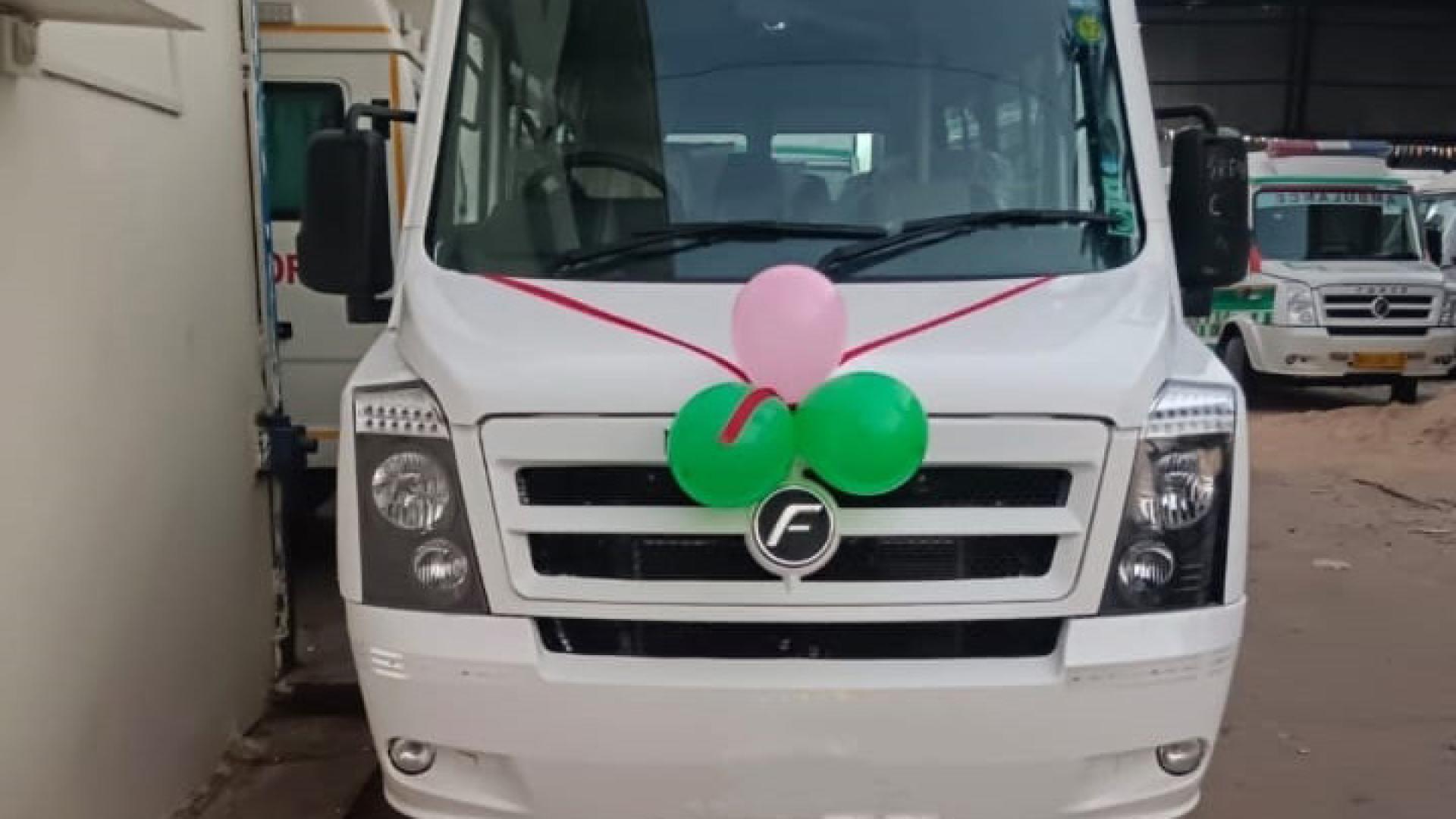 Force Traveller 13-Seater